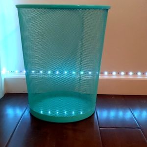 Seville Classics aqua mesh wastebasket